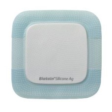 MEDICAZIONE BIATAIN IN SCHIUMA DI POLIURETANO A RILASCIO DI ARGENTO CON BORDO ADESIVO IN SILICONE 10X10 CM 5 PEZZI